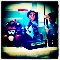 Menuda tropa (la periodista, el policía y el ekeko)